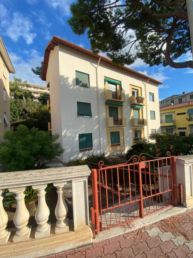 Casa Di Vavi Apartment Ospedaletti Exterior foto